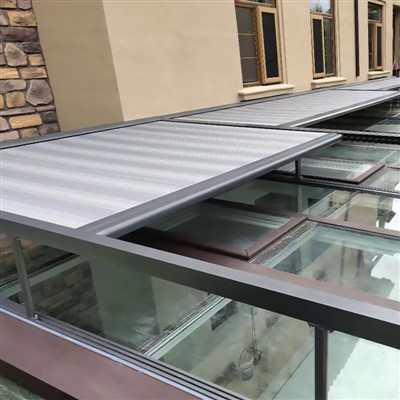 Tenda Atap yang Dapat Ditarik